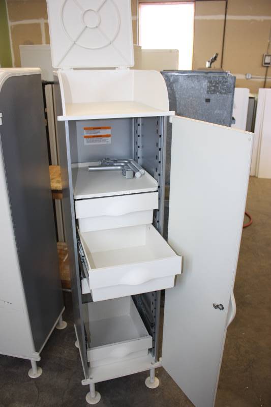 lot 121 image: Lockers