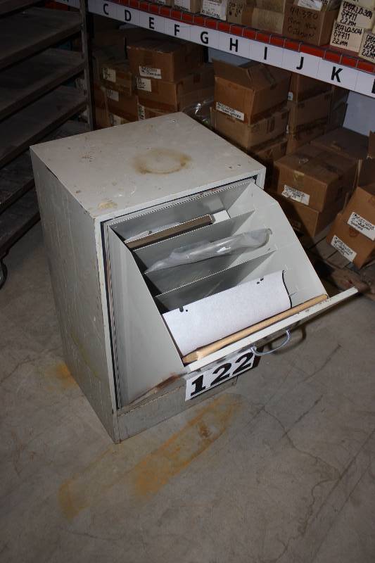 lot 122 image: GE - Printing Plate Light Safe
