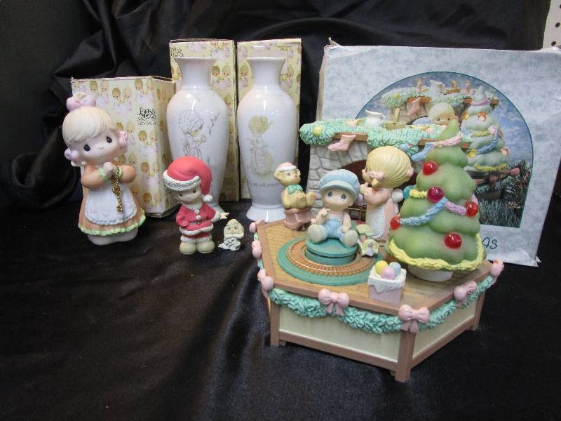 lot 19 image: Precious Moments