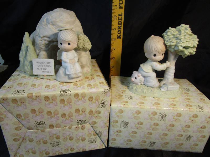 lot 33 image: Precious Moments
