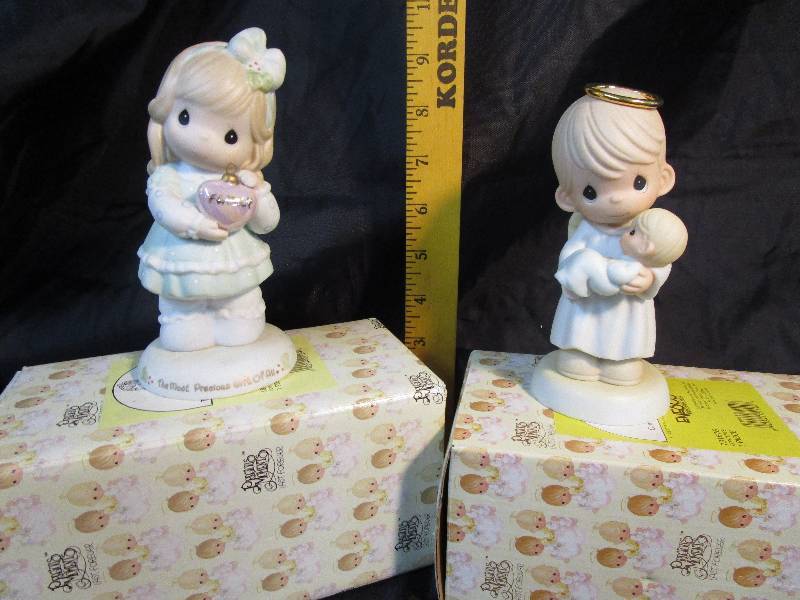 lot 35 image: Precious Moments