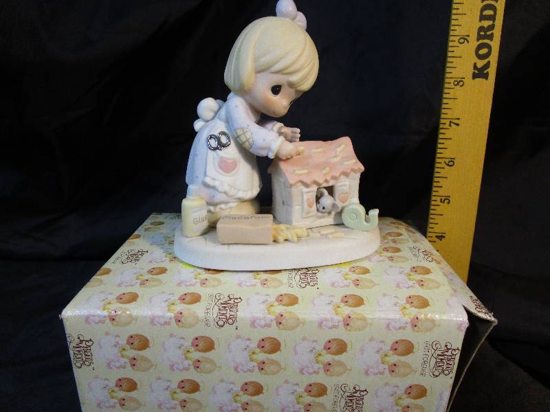 lot 36 image: Precious Moments