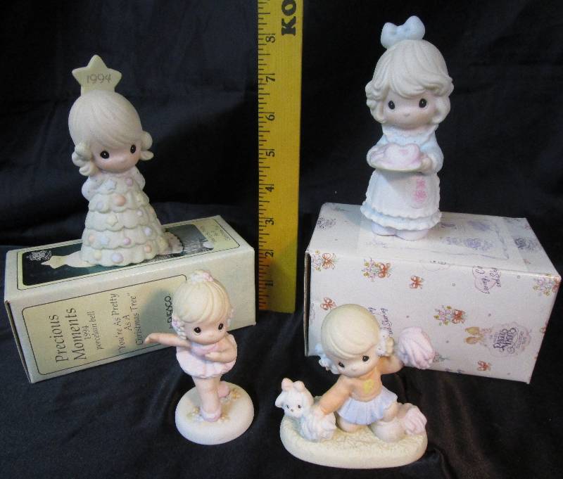 lot 38 image: Precious Moments