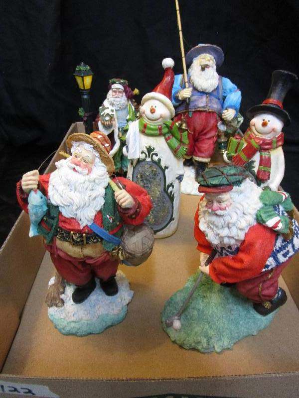 lot 46 image: Christmas Figurines