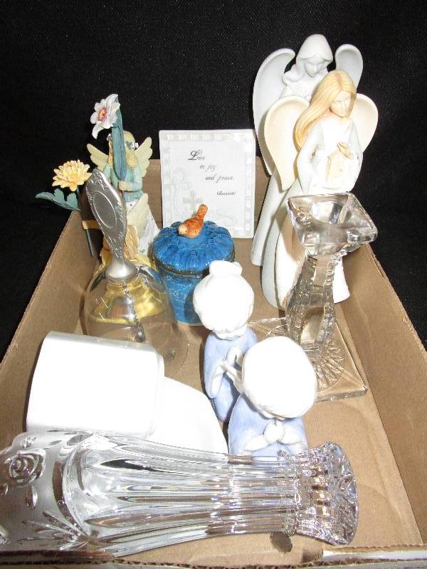 lot 49 image: Figurines