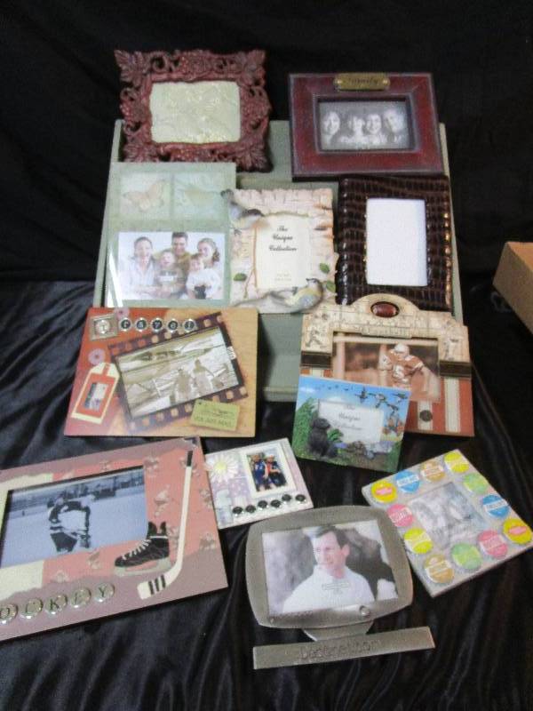 lot 66 image: Home Decorations