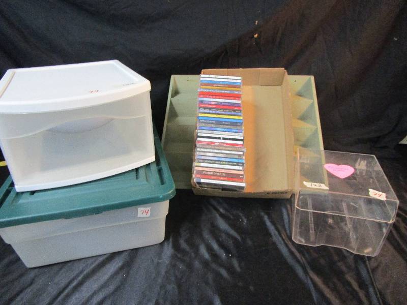 lot 74 image: Cds and Totes