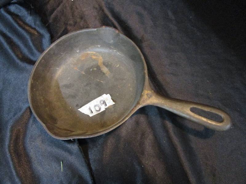 lot 78 image: Griswold Fry Pan #4