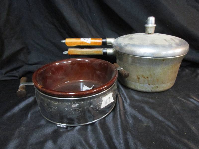 lot 86 image: Presto Pressure Pot and Caserole Dish