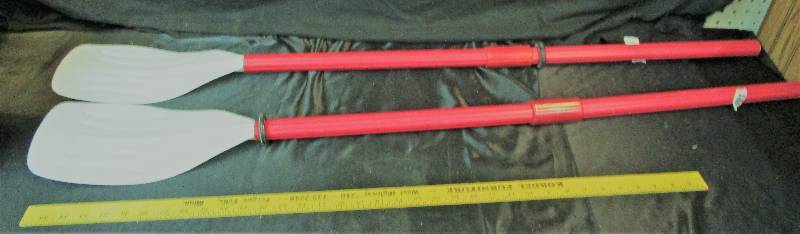 lot 90 image: Paddles
