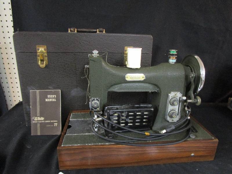 lot 91 image: White Rotary Sewing Machine Tested and Works