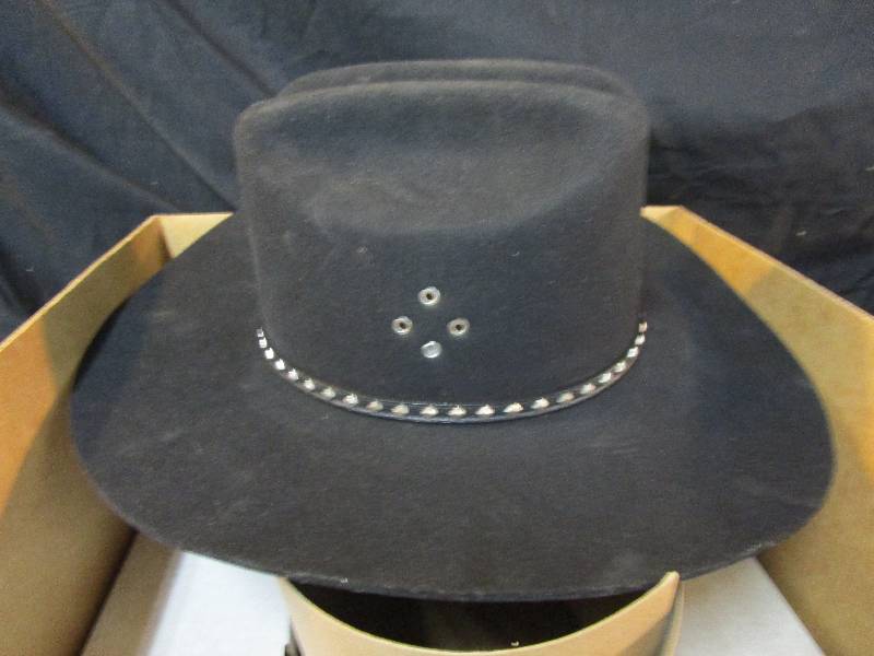 lot 93 image: Cowboy Hat in Box