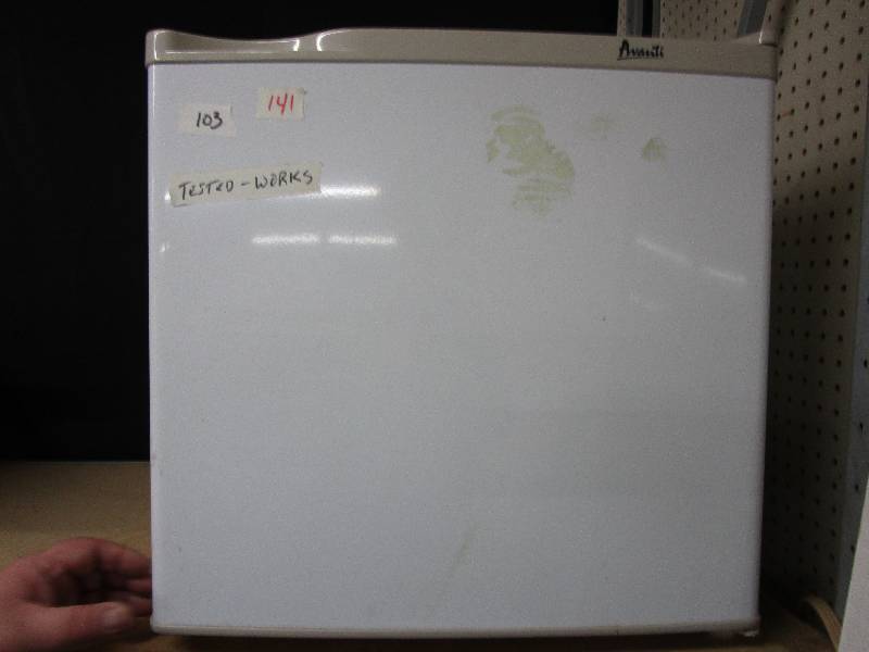 lot 141 image: Dorm Size Fridge tested And Works