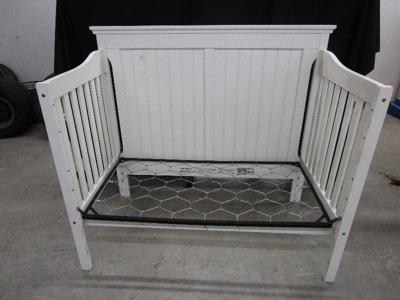 lot 149 image: Day Bed
