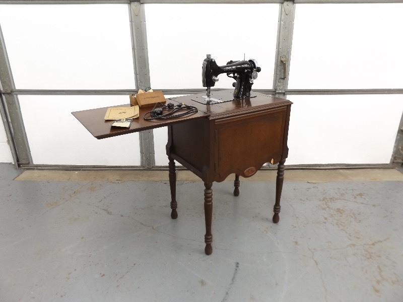 Vintage Graybar Electric Sewing Machine