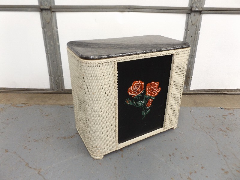NICE Vintage Wicker Laundry Basket