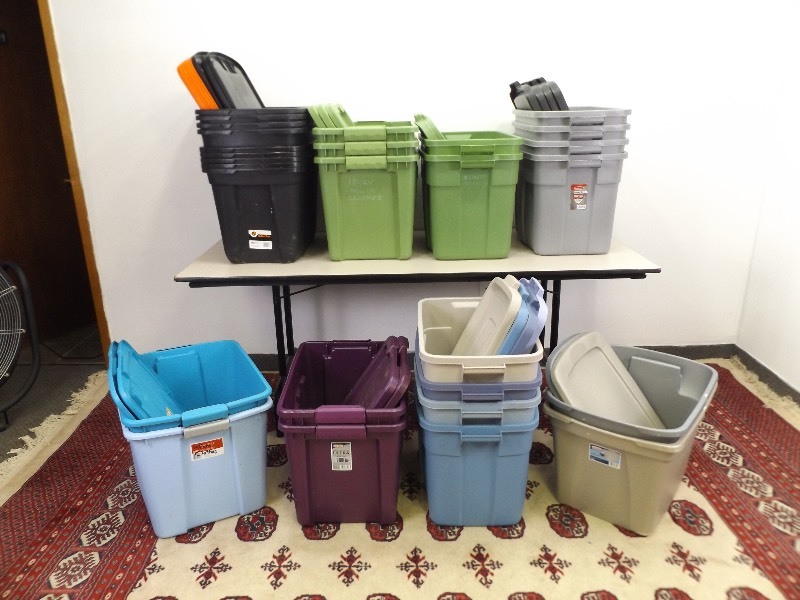 28 Medium Sized Totes with Lids