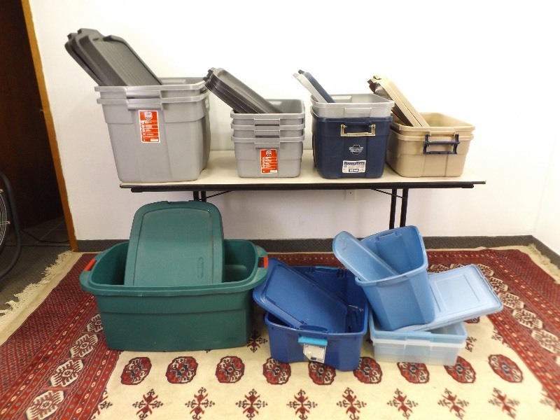 14 Large and Small Totes with Lids