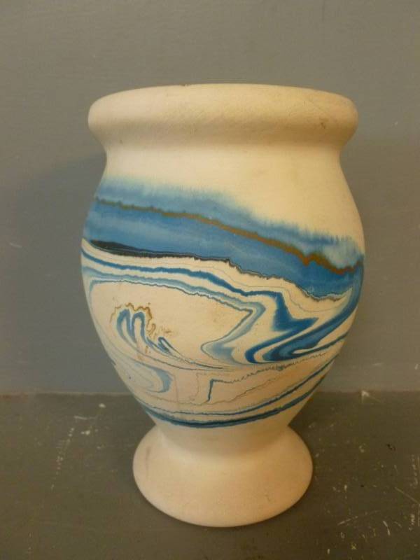 lot 19 image: Nemadji Pottery