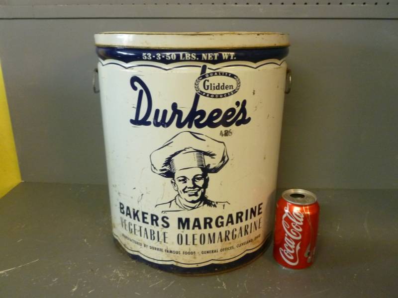 lot 33 image: Vintage Metal Container