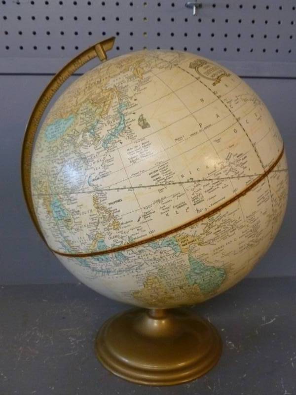 lot 34 image: Vintage Globe