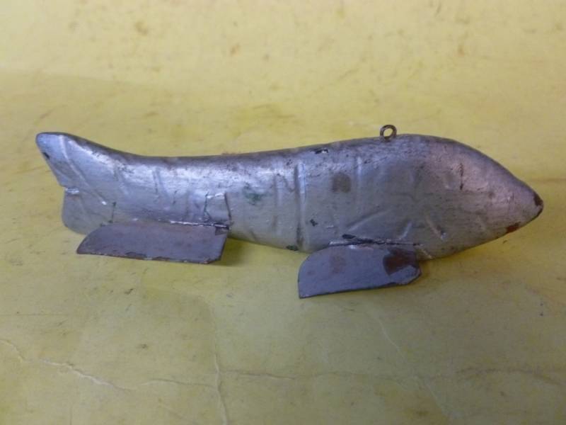 lot 52 image: Vintage Harry Clark Spearing Decoy