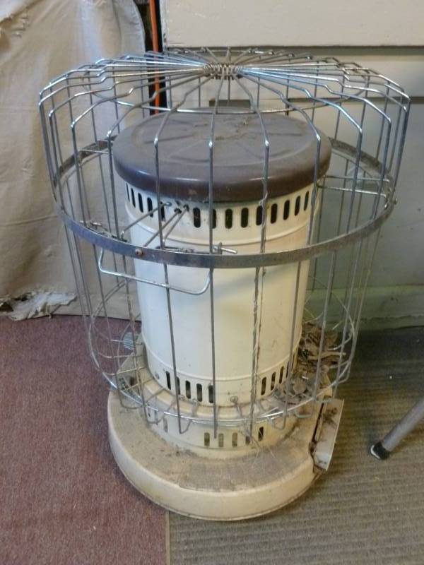 lot 62 image: Kerosene Heater