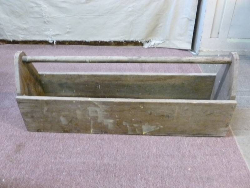 lot 65 image: Vintage Carpenters Box