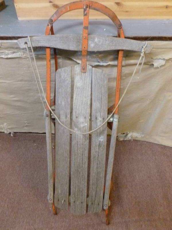lot 68 image: Vintage Runner Sled