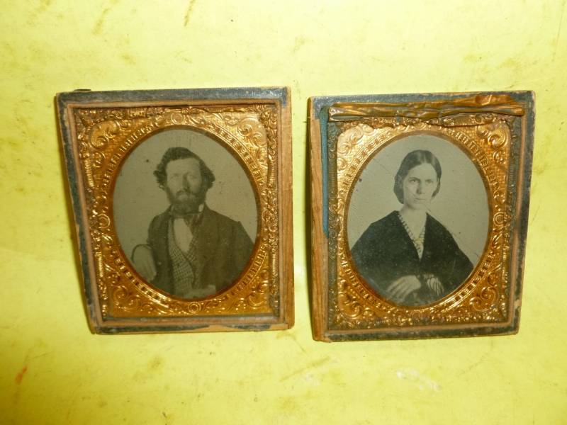 lot 71 image: Antique Pictures
