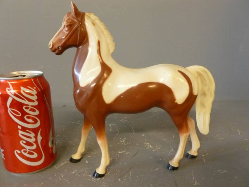 lot 95 image: Vintage Hartland Plastics Toy Horse