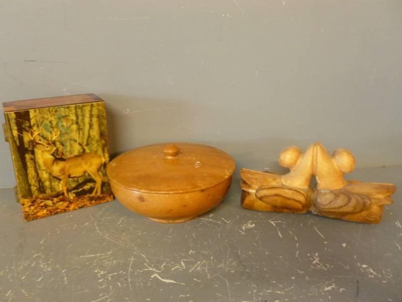 lot 125 image: Wooden Keepsake Box