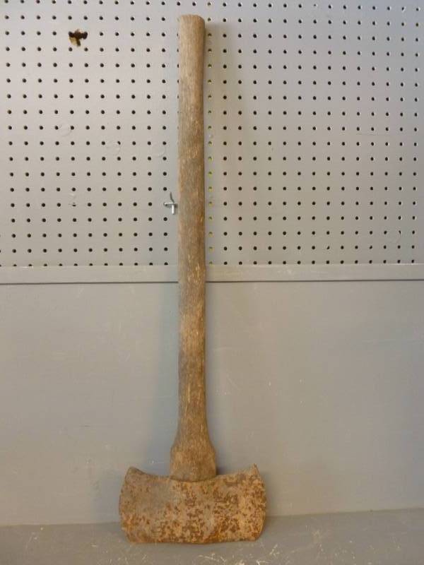 lot 134 image: Vintage Ax