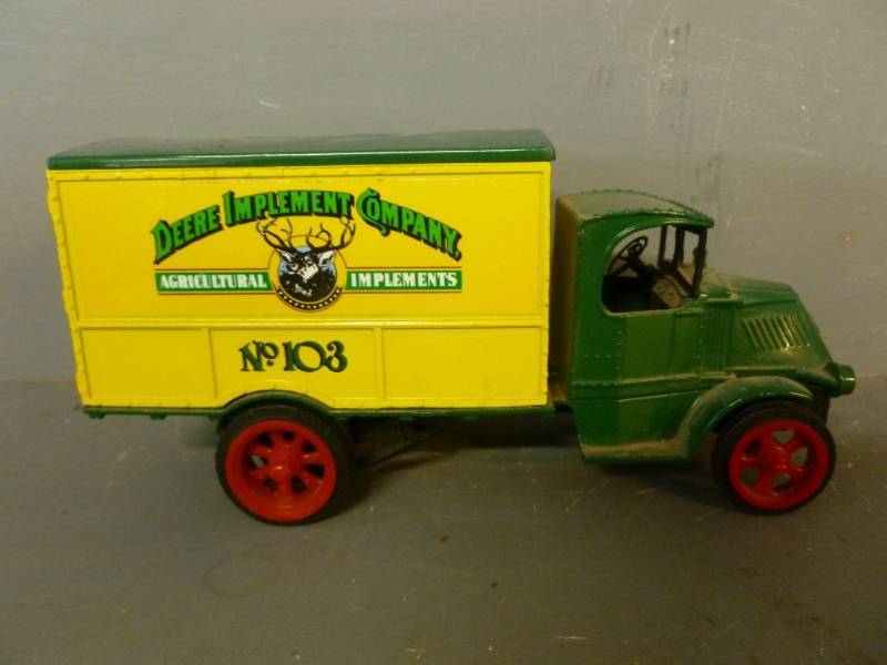 lot 166 image: Ertl Truck Coin Bank