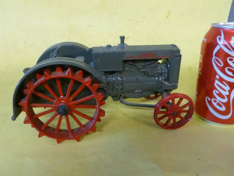 lot 167 image: Ertl Tractor