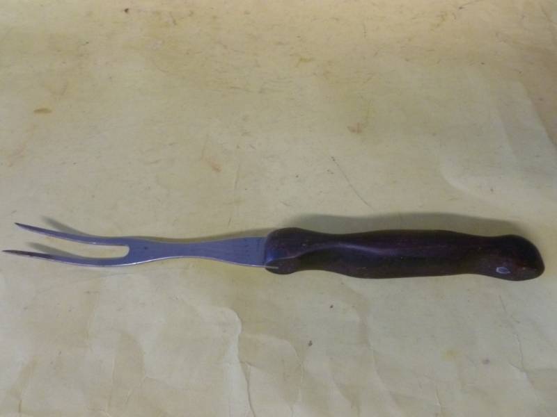 lot 178 image: Cutco Meat Fork