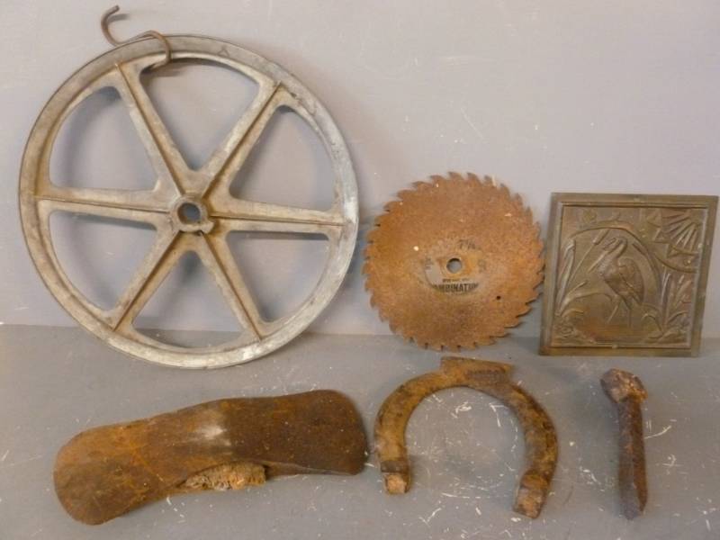 lot 180 image: Vintage Items