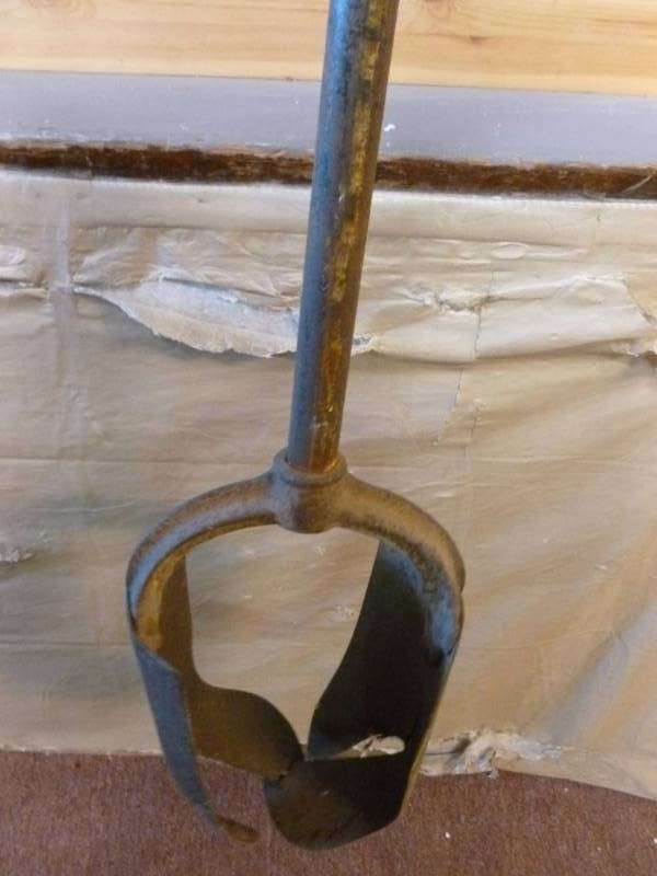 lot 184 image: Vintage Post Hole Digger