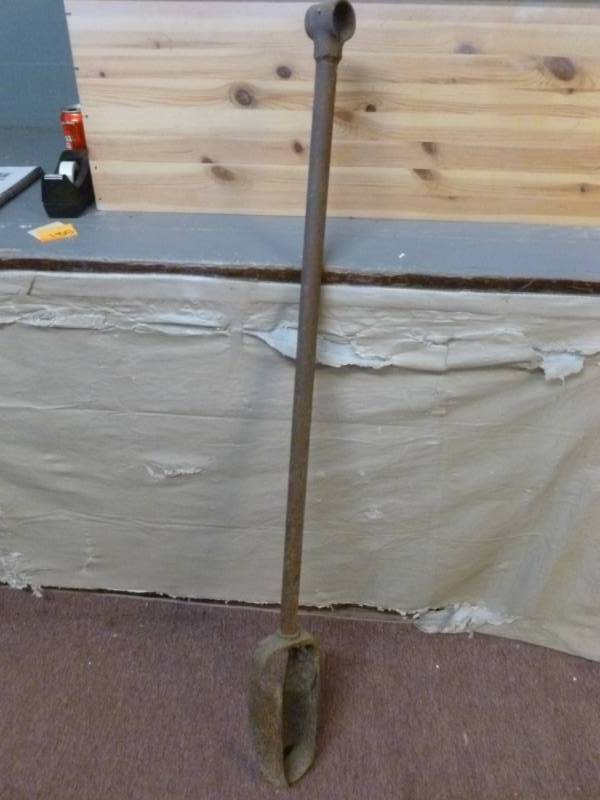 lot 185 image: Vintage Post Hole Digger
