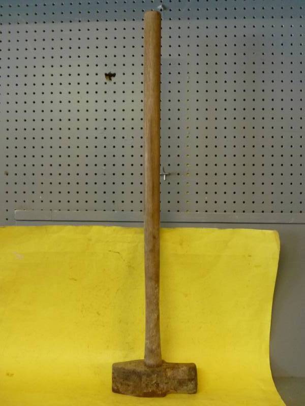 lot 194 image: Sledge Hammer