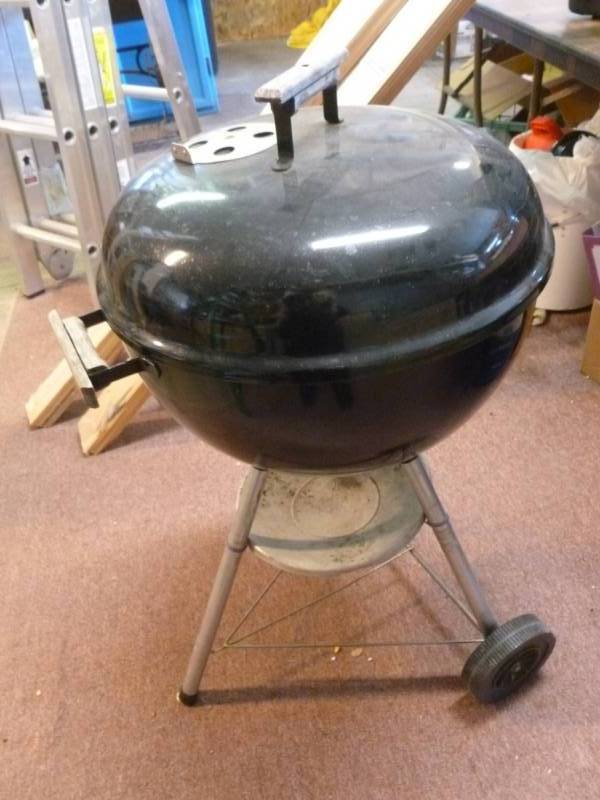 lot 199 image: Weber Grill