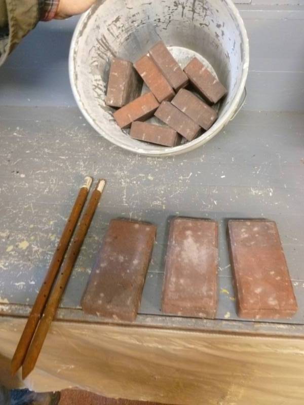 lot 208 image: Brick Liner