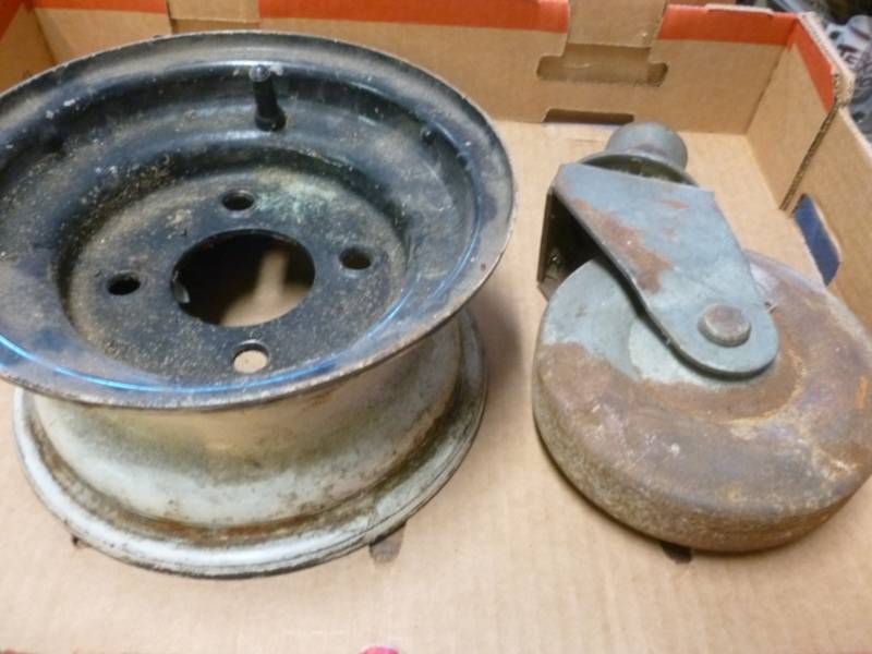 lot 220 image: Tire Rim