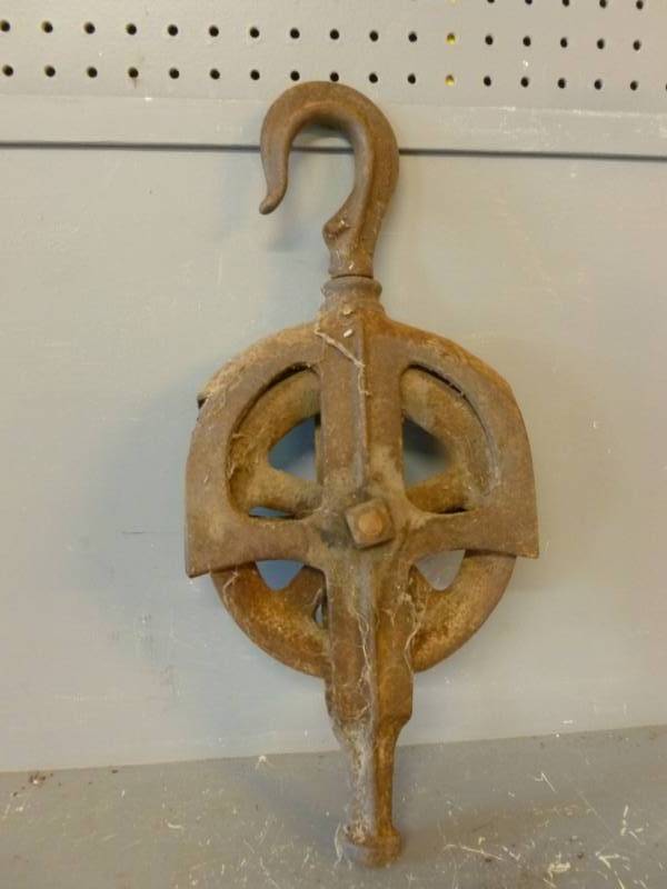 lot 248 image: Vintage Barn Pulley