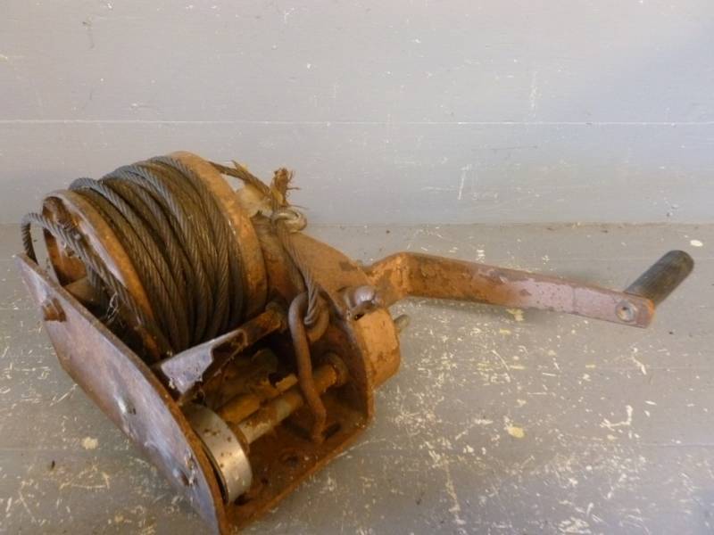 lot 250 image: Trailer Winch