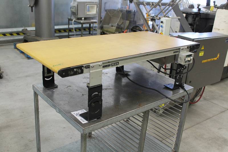 lot 16 image: Dorner 2100 Series Commercial Conveyor