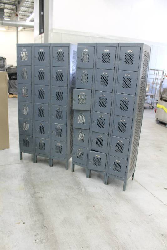 lot 36 image: Lot of (2) Global Metal 18-Locker Cabinets