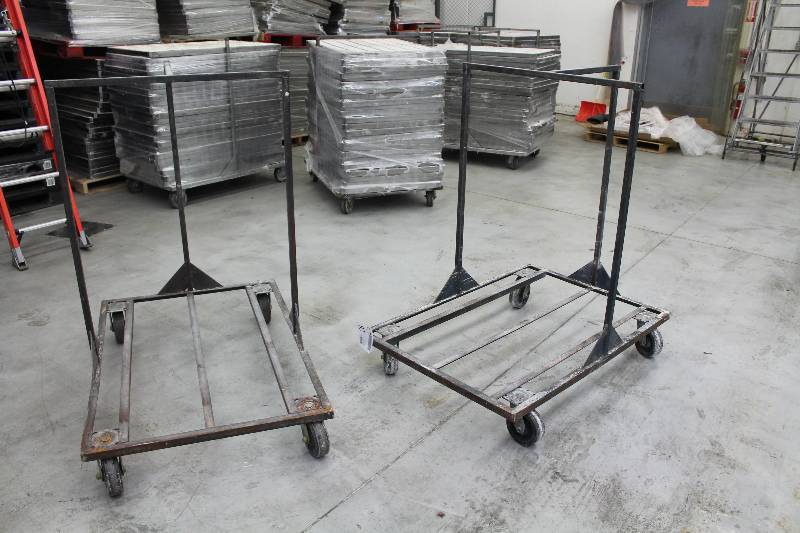 lot 82 image: Lot of (2) Rolling Metal Carts