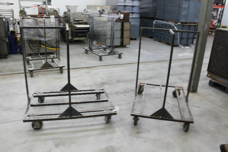 lot 85 image: Lot of (2) Rolling Metal Carts