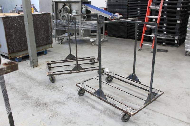 lot 84 image: Lot of (2) Rolling Metal Carts